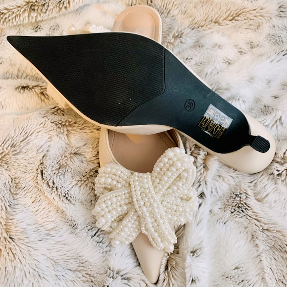 LUXE NWOT GORGEOUS PEARL DETAIL DESIGNER ACCENT POINT TOE MULES KITTEN HEEL - Picture 8 of 8